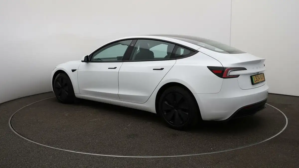 2024-tesla-model-3-e-rwd-big-54