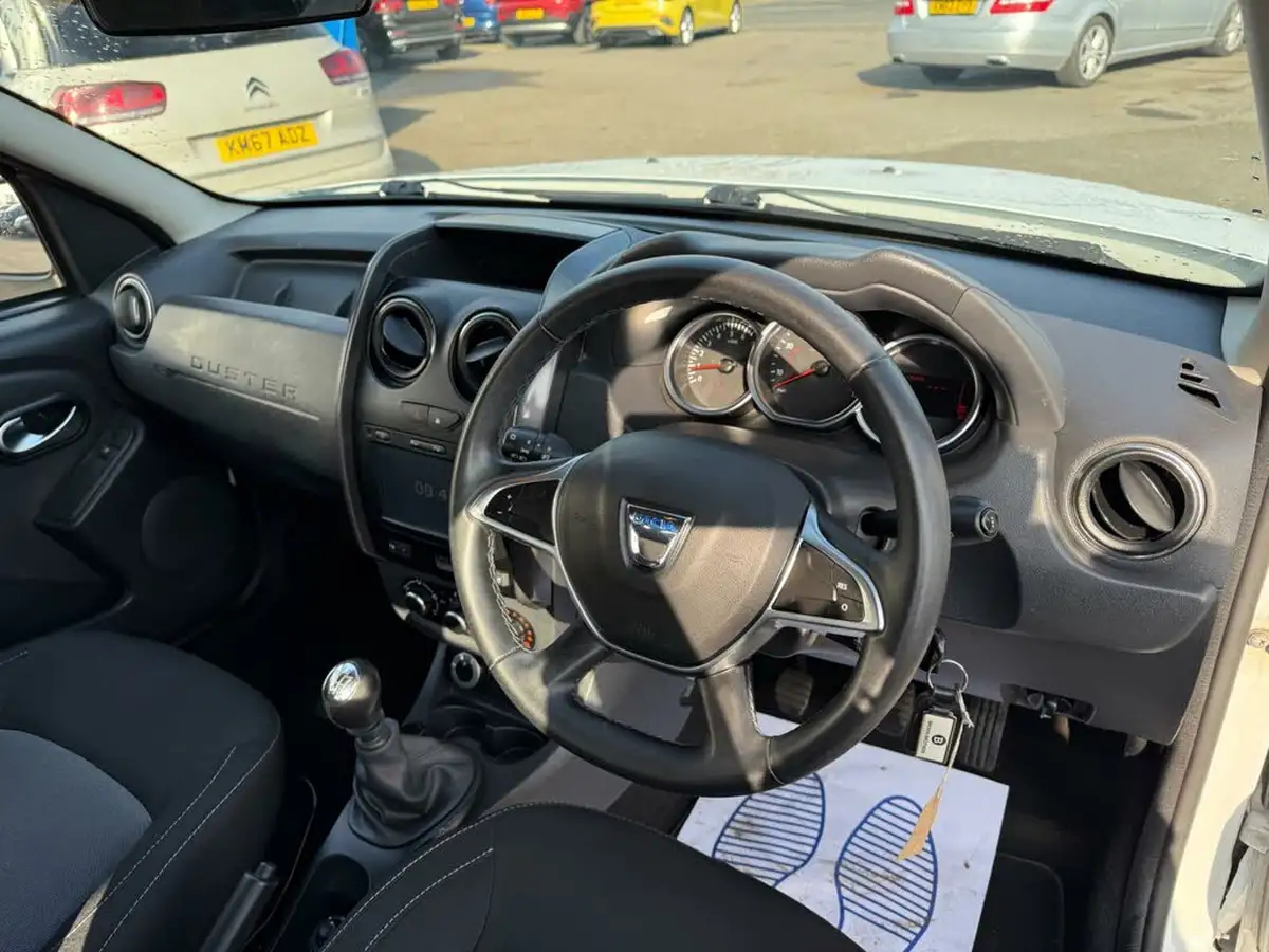 2018-dacia-duster-12-tce-nav-4x4-big-16