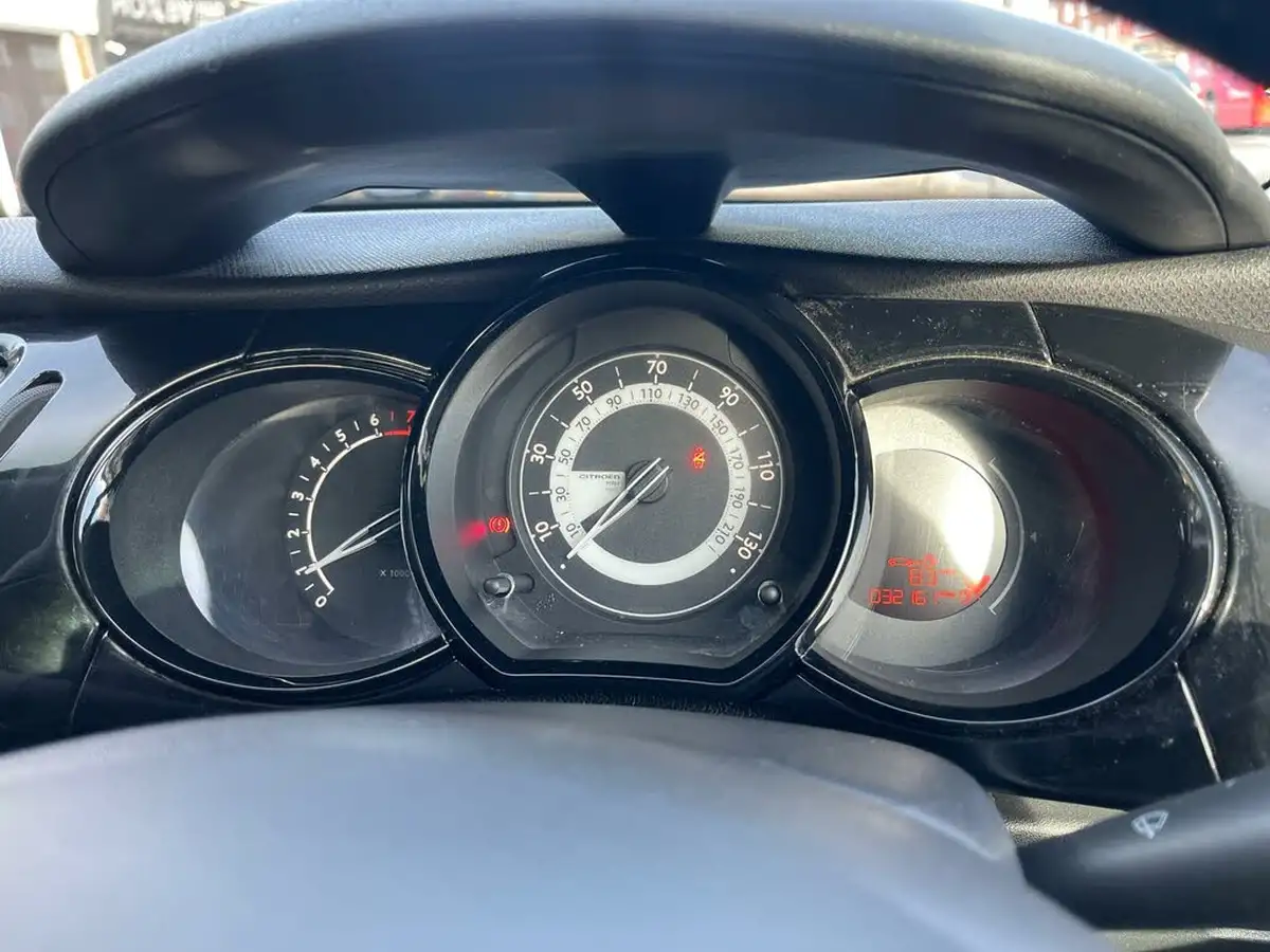 2017-citroen-c3-12-platinum-big-23