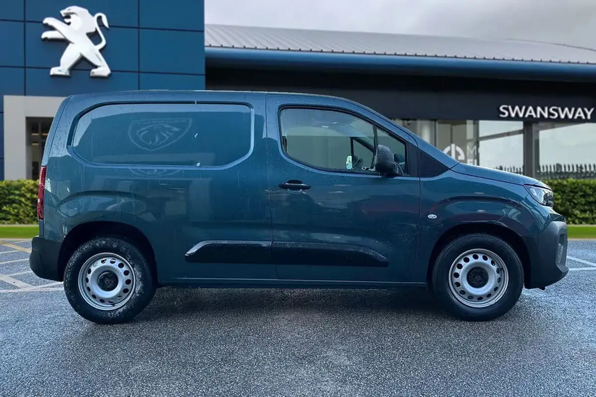 2024-peugeot-partner-big-2