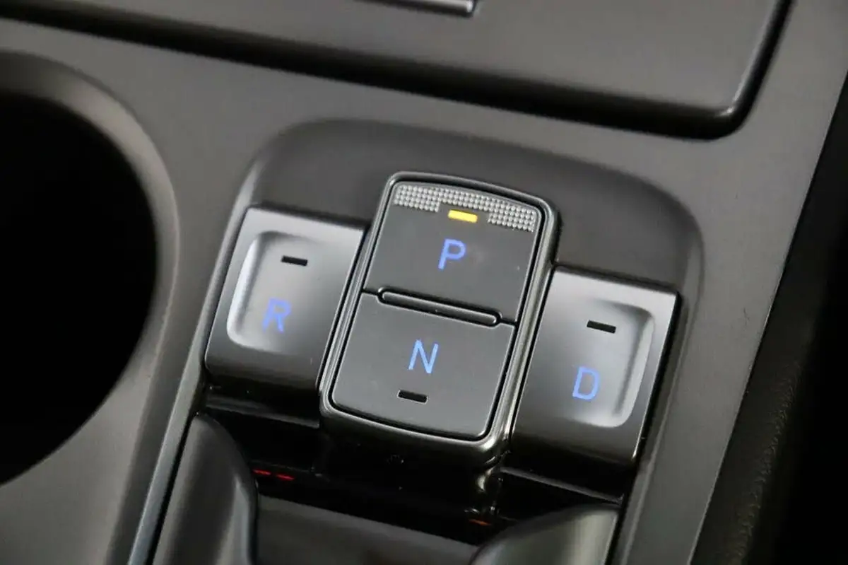 2021-hyundai-kona-e-premium-204ps-64kwh-7kw-obc-big-27
