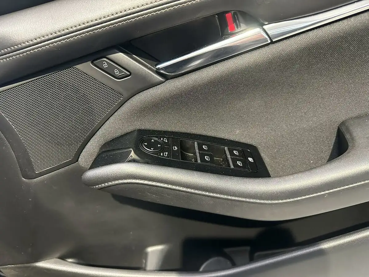 2019-mazda-mazda3-20-sport-lux-180ps-hatchback-5d-big-23