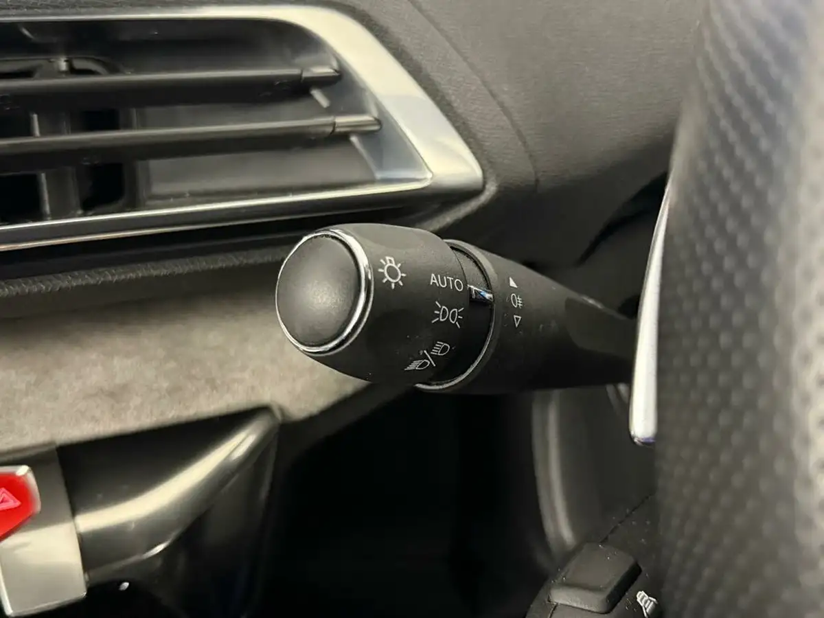 2021-peugeot-3008-suv-16-puretech-gt-premium-300bhp-4wd-hybrid4-e-eat8-big-33