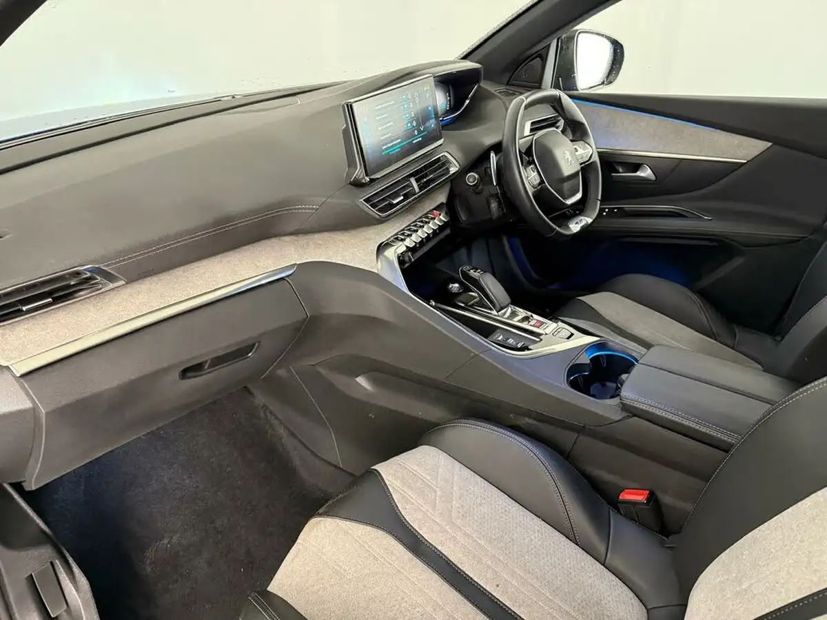 2021-peugeot-3008-suv-16-puretech-gt-premium-300bhp-4wd-hybrid4-e-eat8-big-57