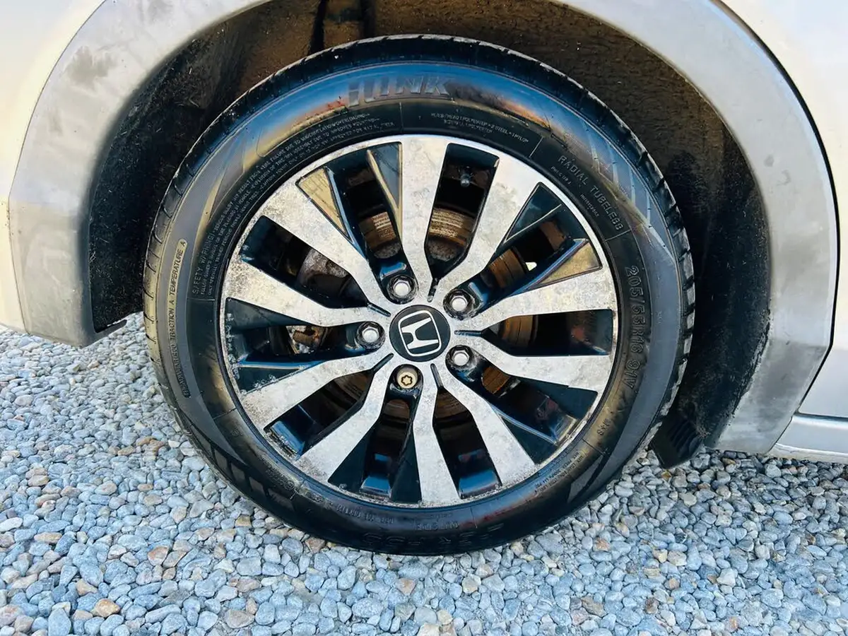 2013-honda-civic-16td-ex-big-1