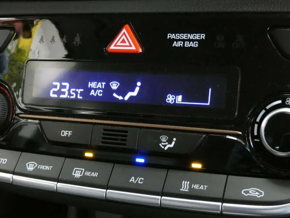 2019-hyundai-ioniq-e-premium-electric-88kw-big-74