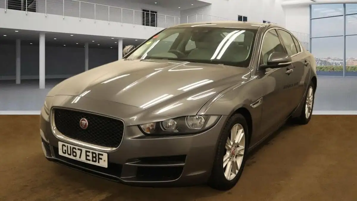 2017-jaguar-xe-20i-prestige-200ps-ss-1999cc-big-5