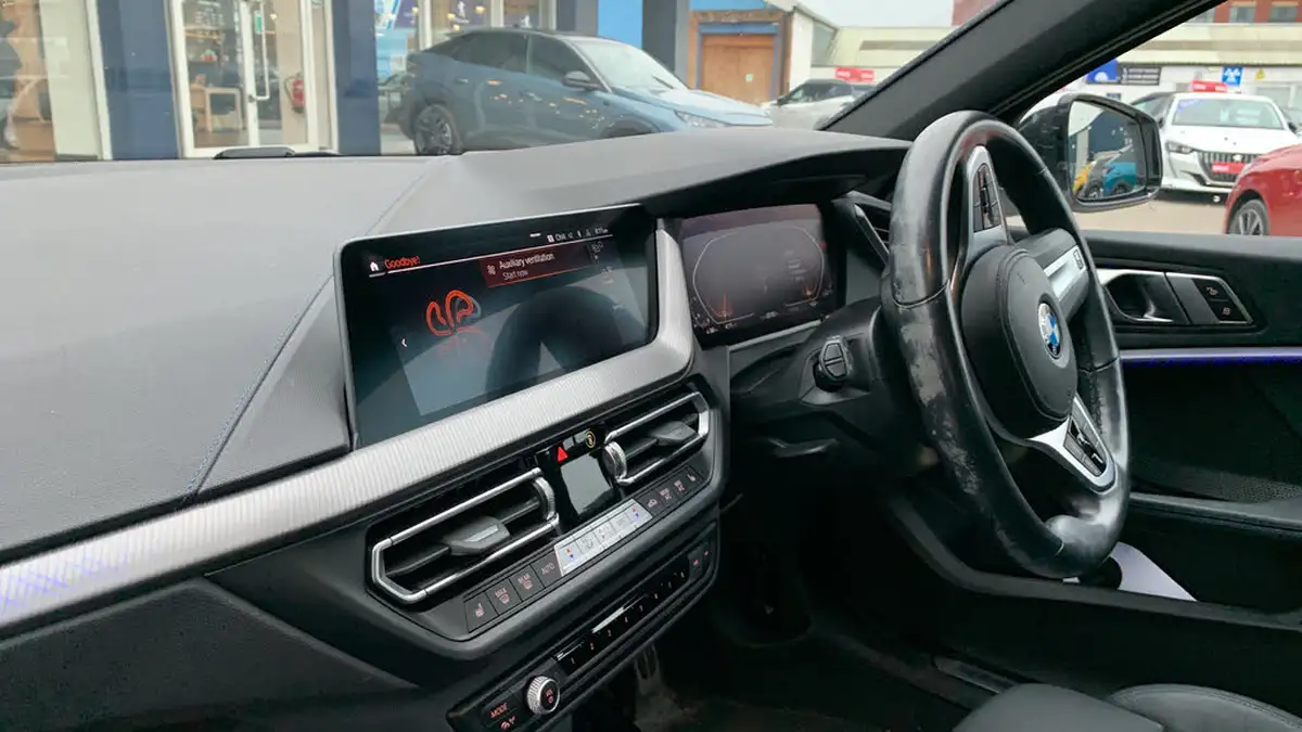 2022-bmw-1-series-15-118i-m-sport-lcp-big-11
