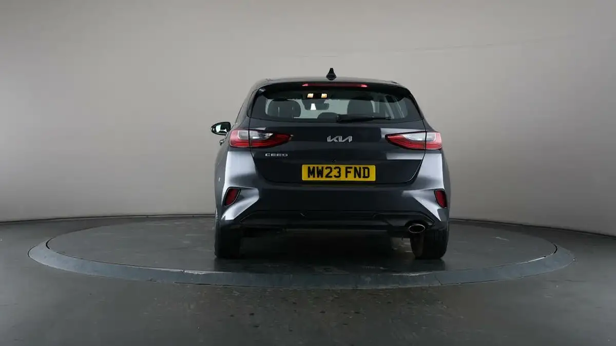 2023-kia-ceed-15-t-gdi-2-158bhp-non-adap-hatchback-big-18