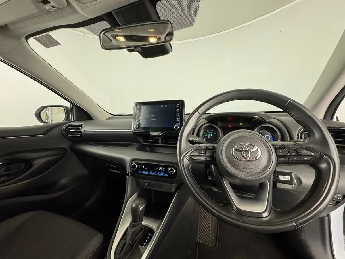 2021-toyota-yaris-15-vvt-i-design-big-20