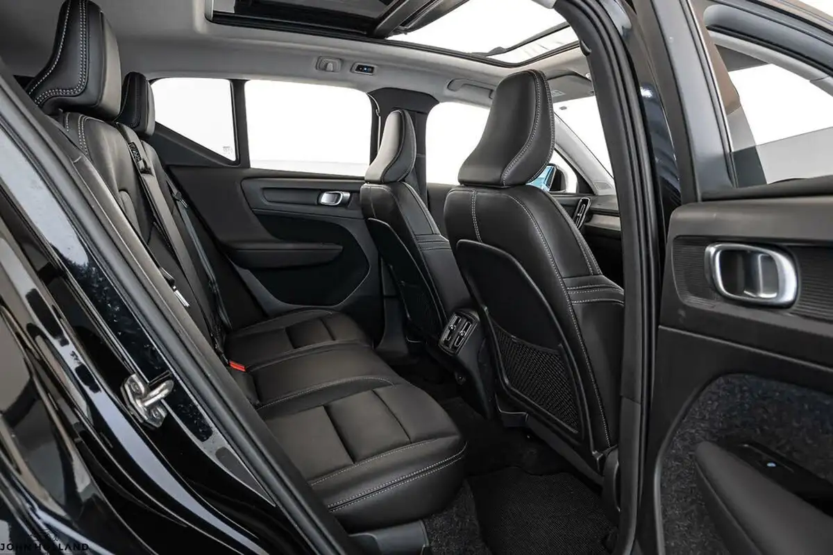 2020-volvo-xc40-20-t5-inscription-big-14