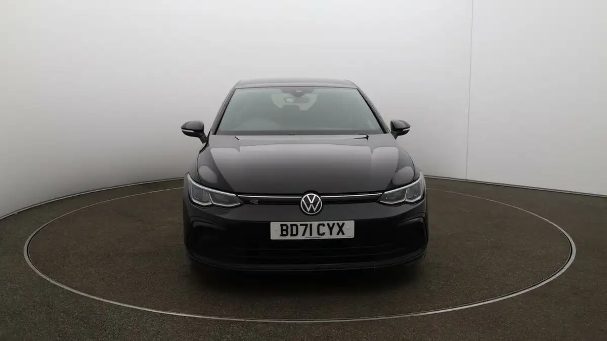 2021-volkswagen-golf-big-2