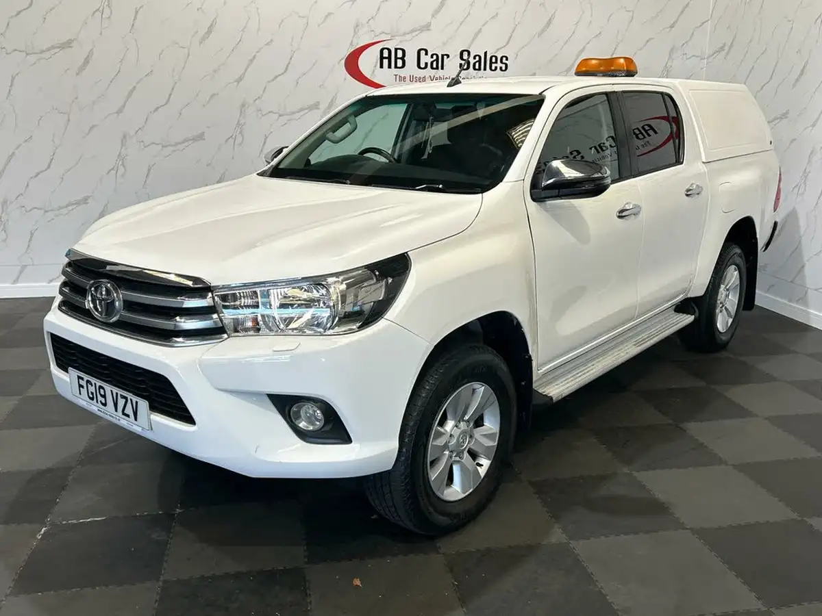 2018-toyota-hi-lux-24d-4d-icon-32t-big-4