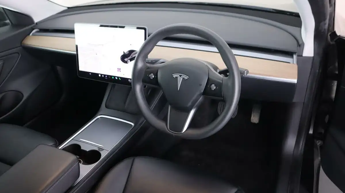 2020-tesla-model-3-e-standard-plus-big-9