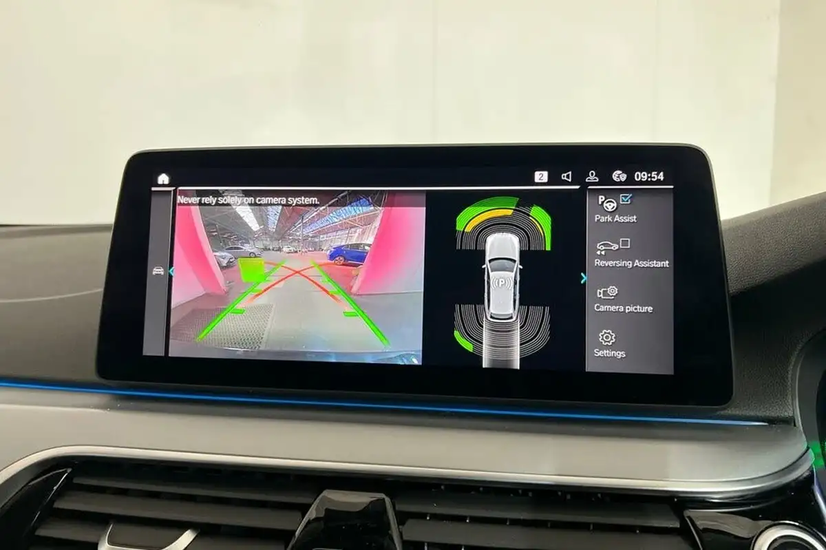 2021-bmw-5-series-20-530e-se-touring-5d-big-12