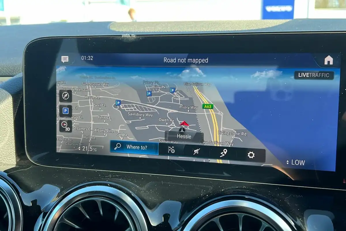 2022-mercedes-benz-gla-class-13-gla-200-amg-line-premium-big-27