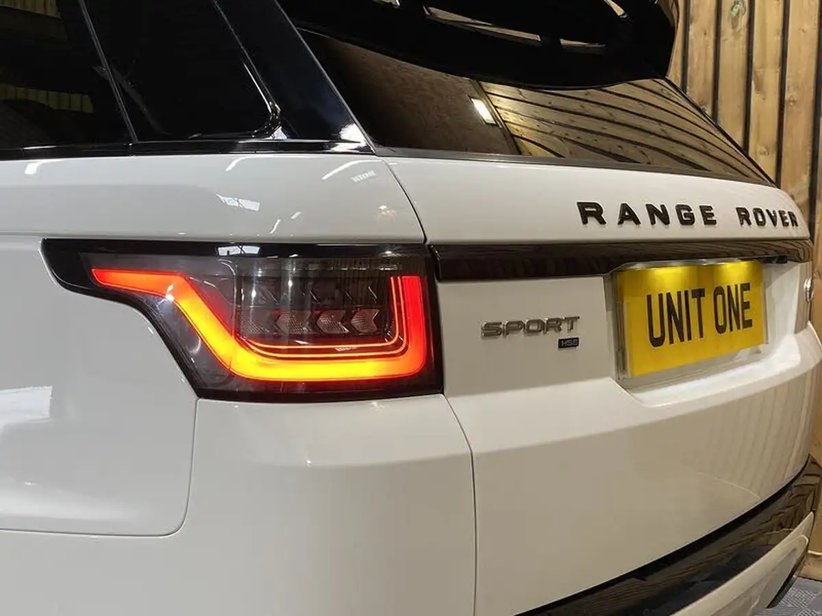 2019-land-rover-range-rover-sport-30-sdv6-hse-big-14