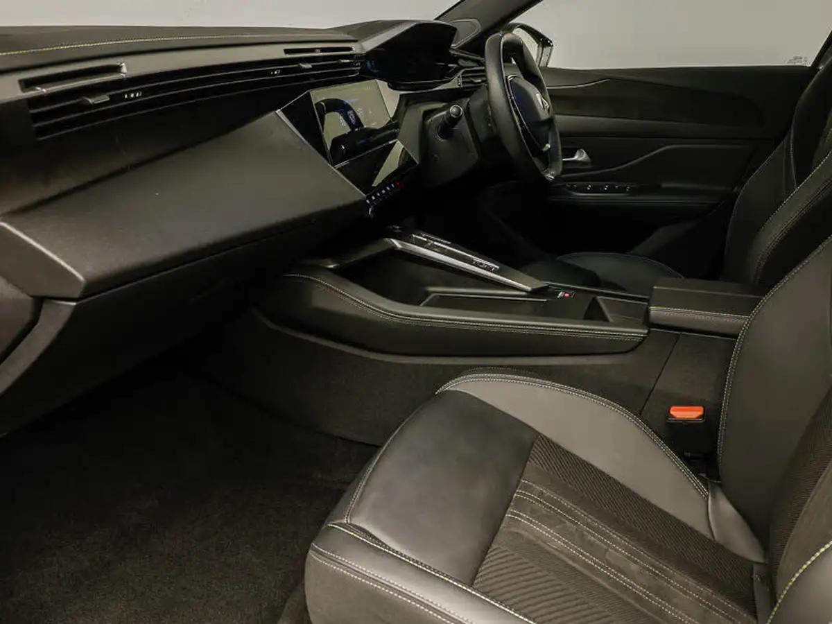 2024-peugeot-308-sw-e-gt-big-4