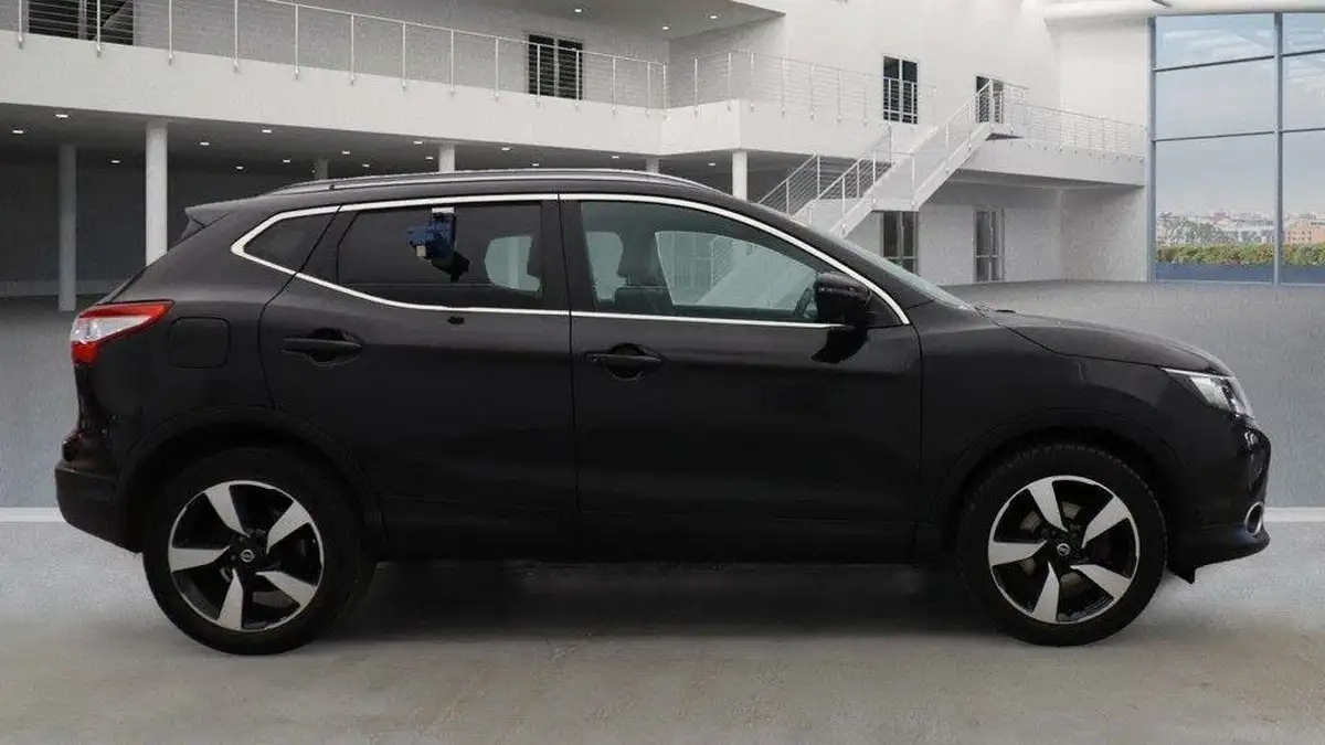 2017-nissan-qashqai-15dci-n-vision-18in-big-5