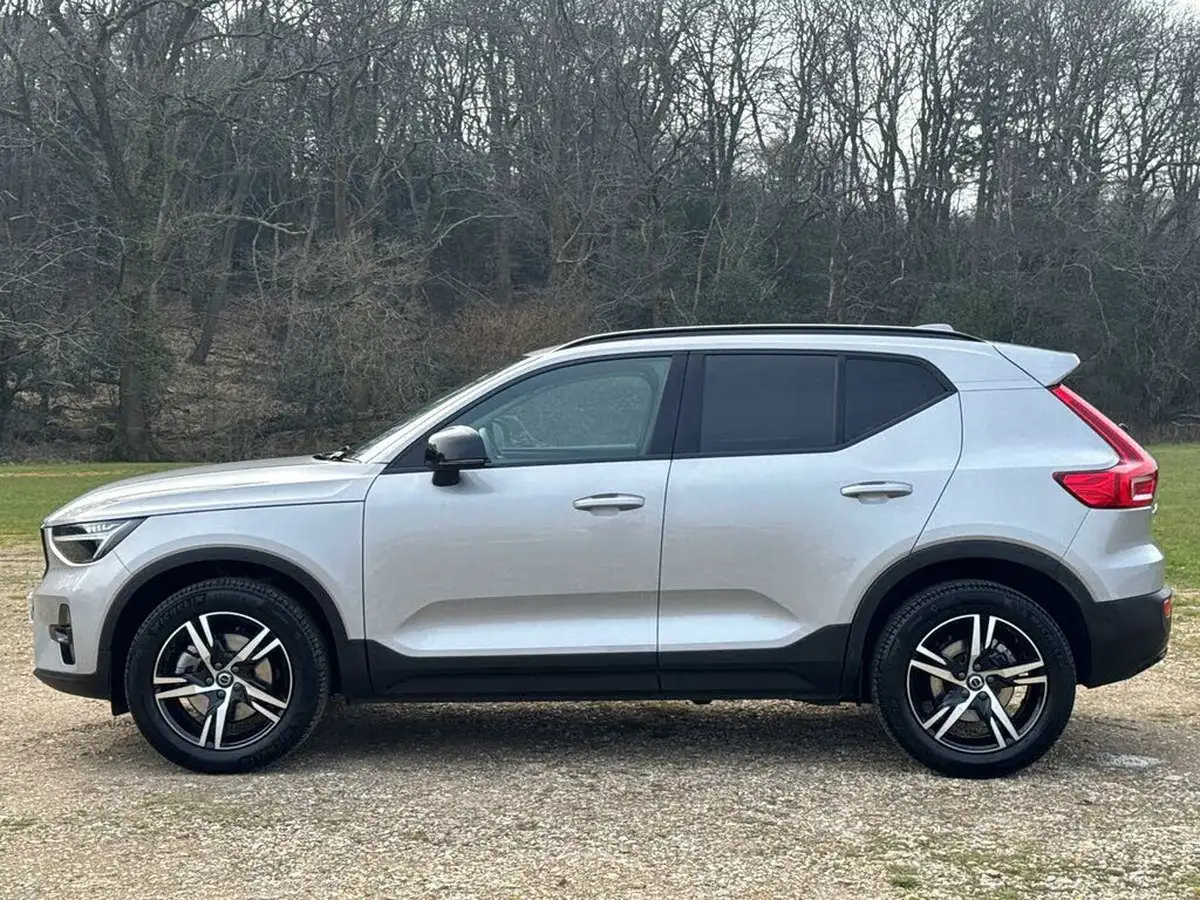 2022-volvo-xc40-20-b4-plus-awd-big-4