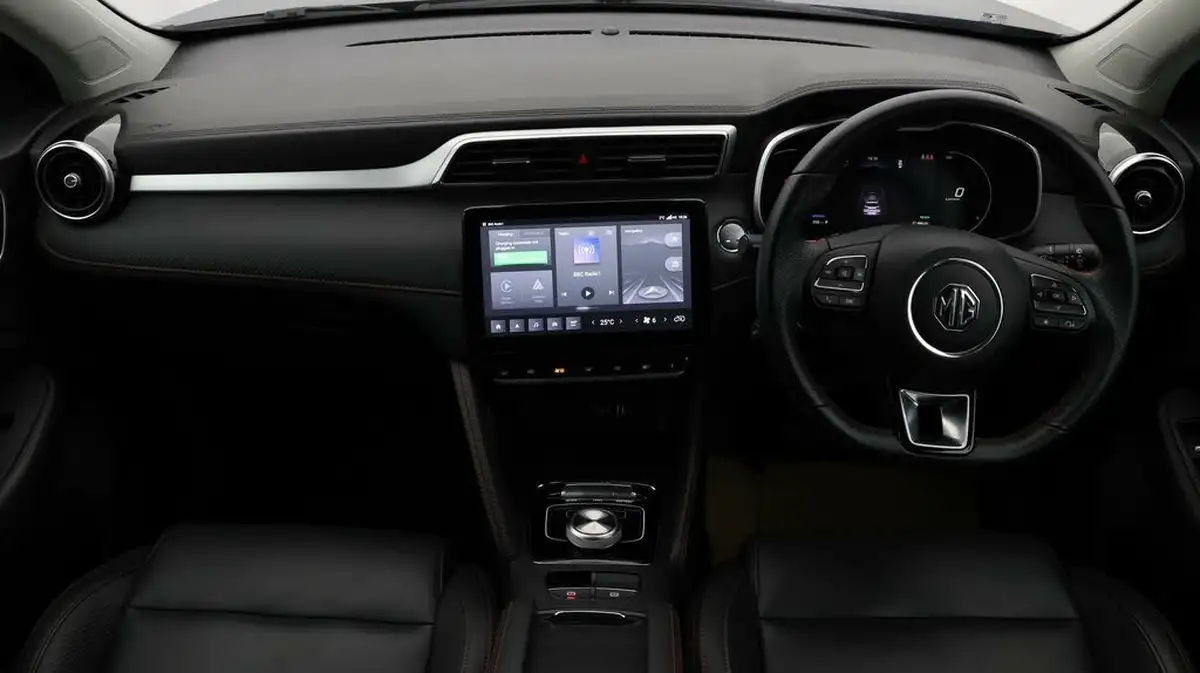 2023-mg-zs-suv-e-trophy-connect-ev-156ps-long-range-big-12