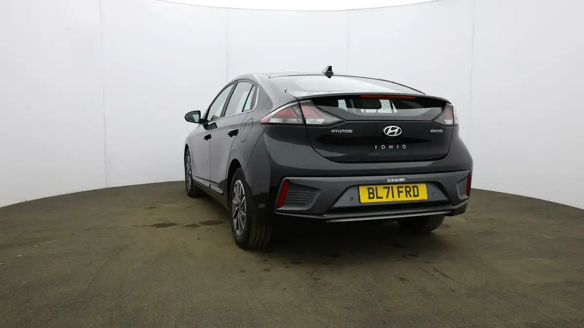 2022-hyundai-ioniq-e-premium-electric-big-23
