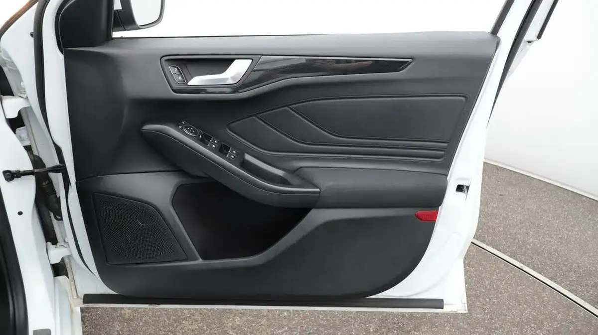 2019-ford-focus-10t-st-line-ss-hatchback-big-15