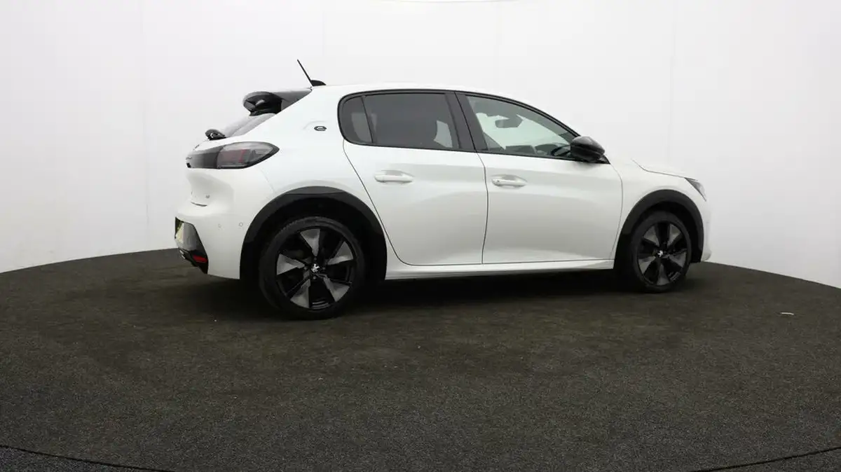 2021-peugeot-208-e-gt-premium-big-29