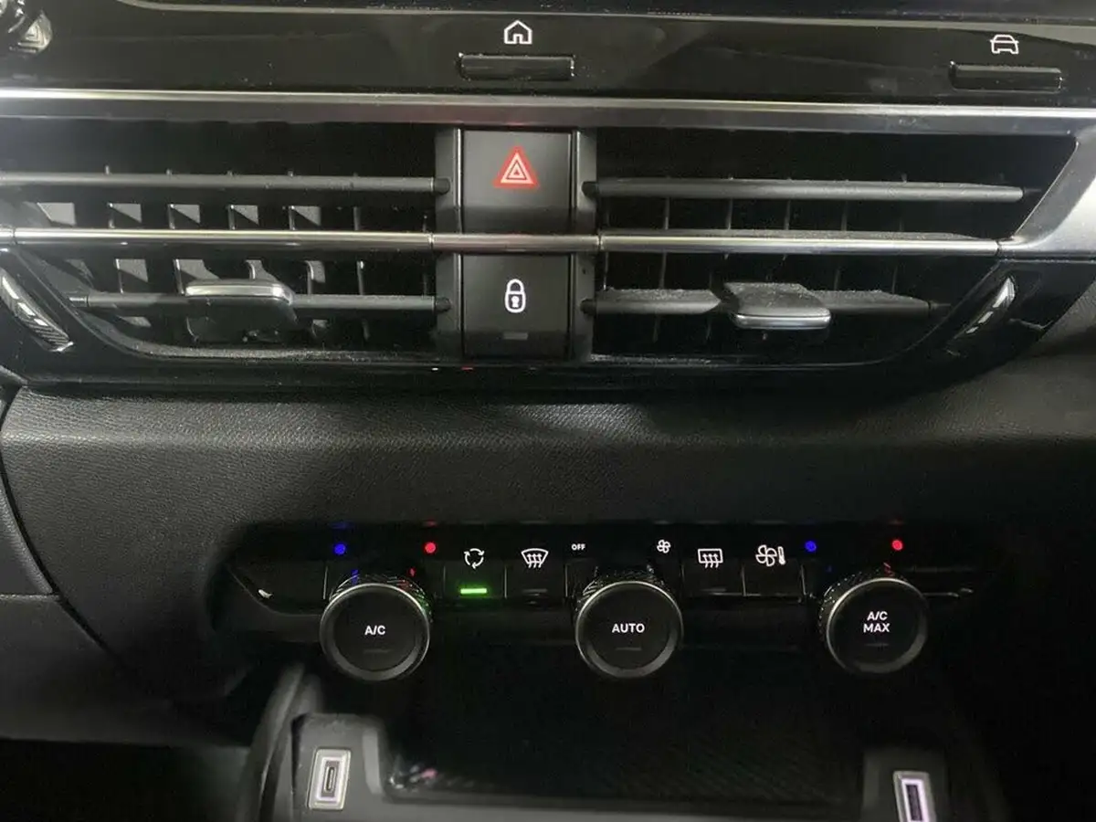 2021-citroen-c4-12-puretech-shine-130ps-big-23