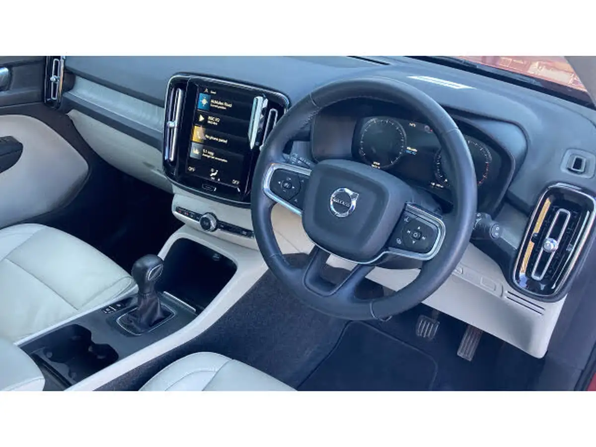 2021-volvo-xc40-15-t3-inscription-161bhp-big-10