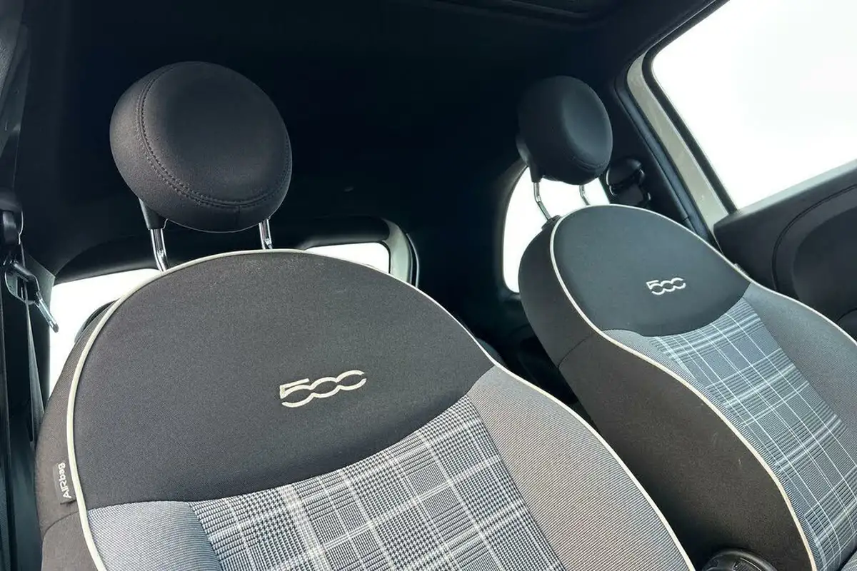2020-fiat-500-10-lounge-big-23