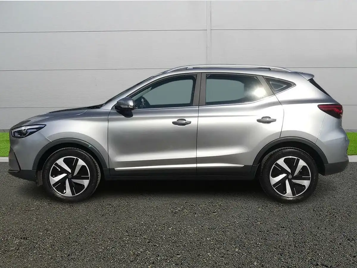 2022-mg-zs-suv-e-trophy-ev-176ps-big-3