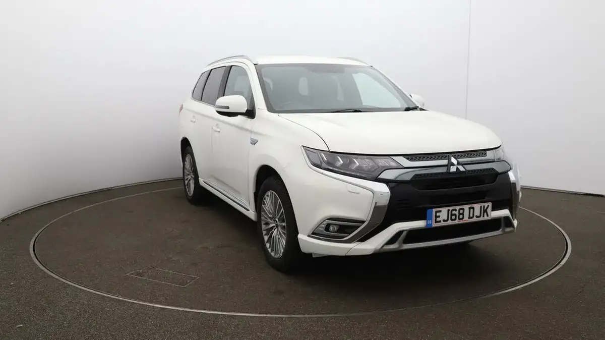 2018-mitsubishi-outlander-24-4h-phev-big-35
