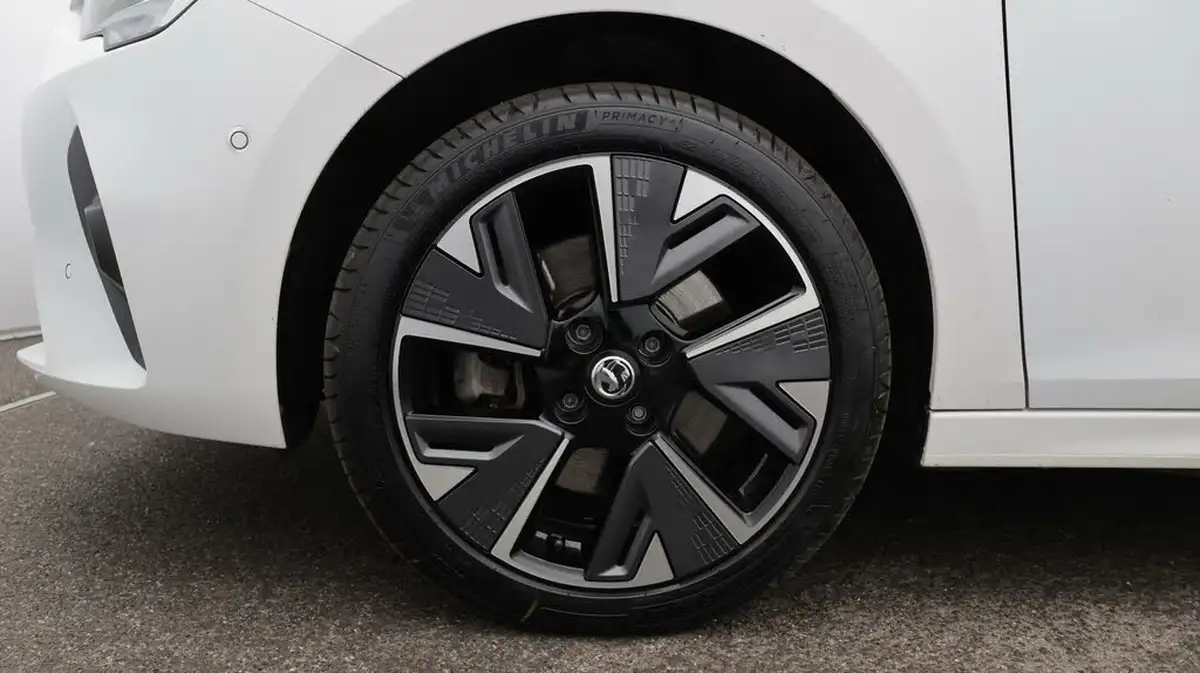 2022-vauxhall-corsa-e-elite-premium-big-18