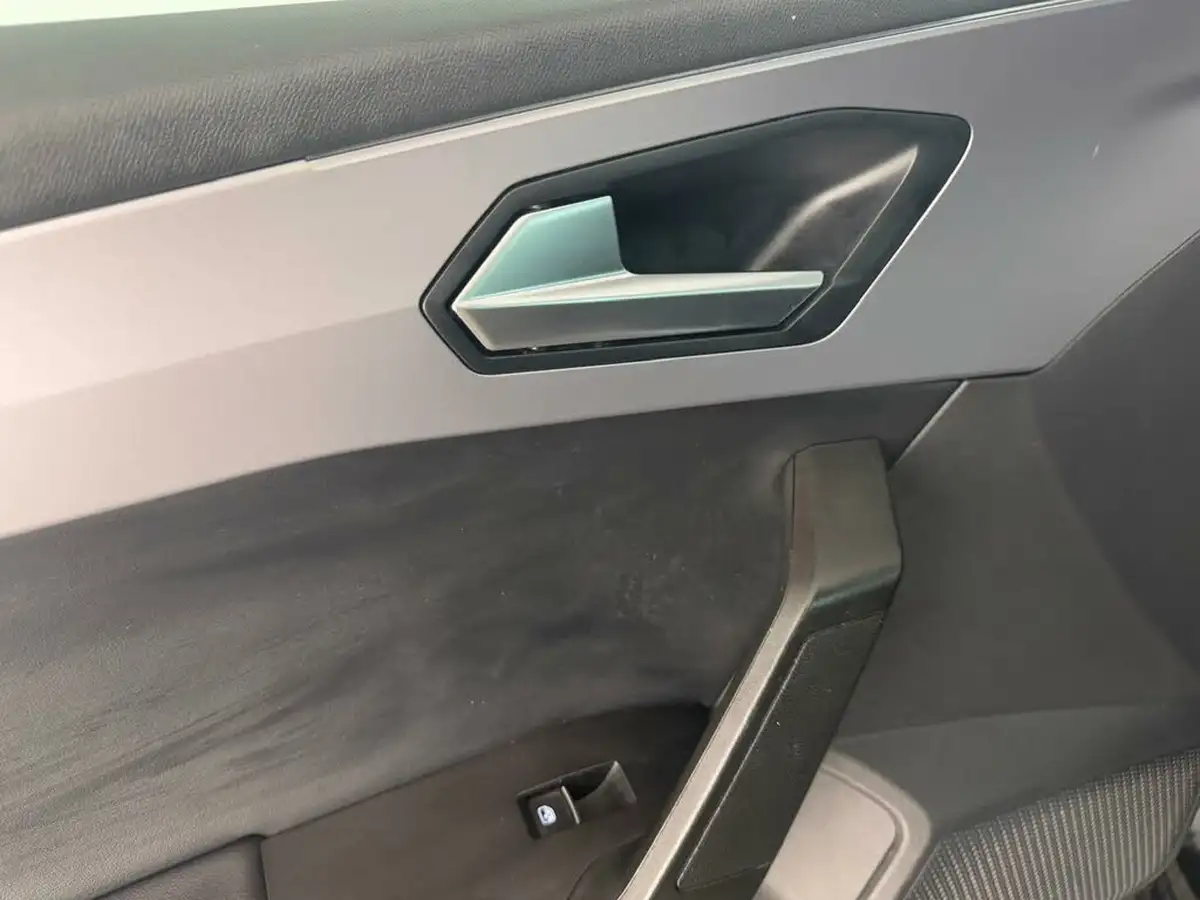 2021-seat-leon-14-e-hybrid-fr-hatchback-big-8