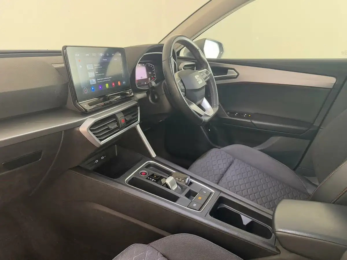 2021-seat-leon-14-e-hybrid-fr-hatchback-big-12