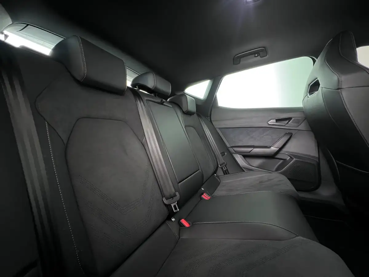 2024-cupra-formentor-15-e-hybrid-vz1-big-16