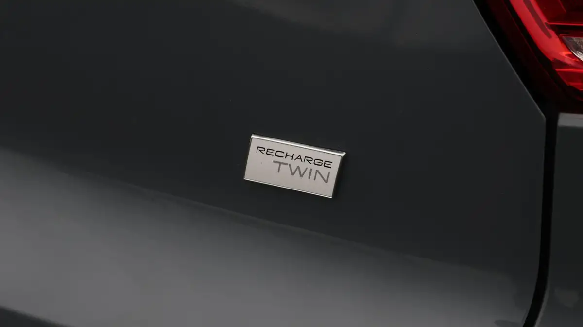 2022-volvo-xc40-e-twin-recharge-plus-big-21