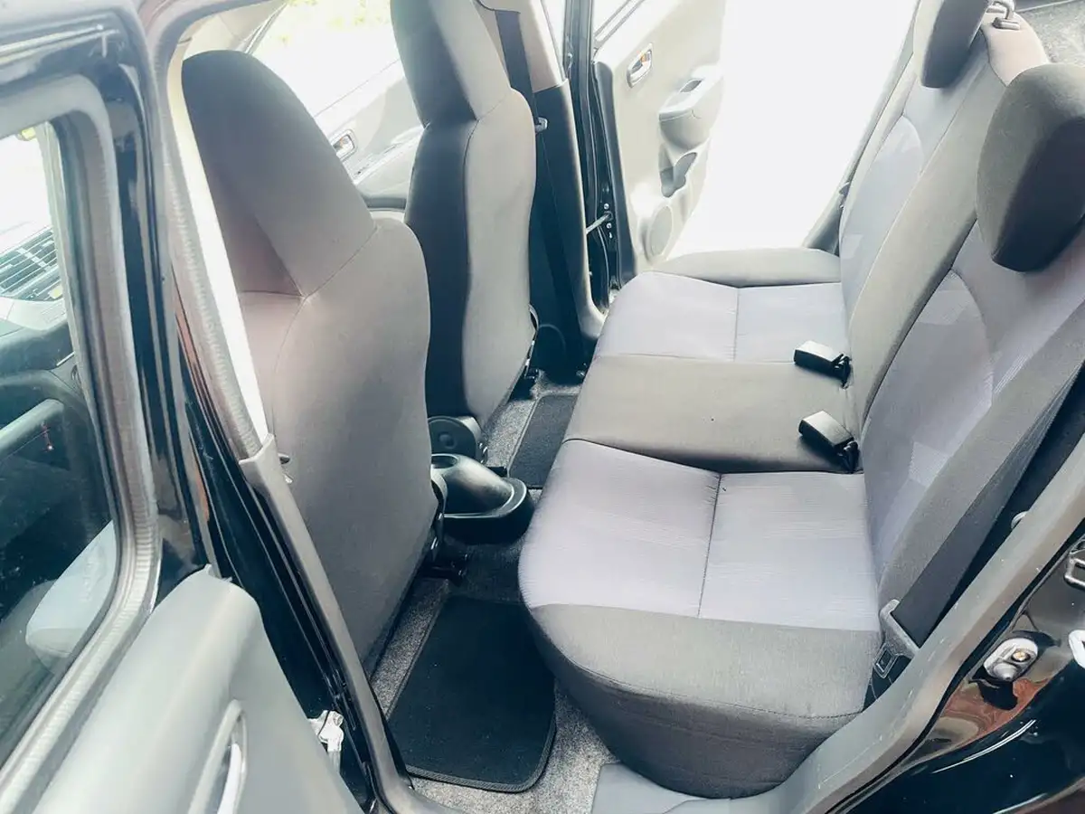 2012-suzuki-alto-10-sz-big-18