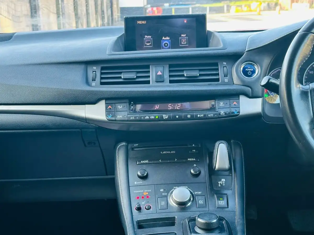2014-lexus-ct-200h-18-advance-big-20