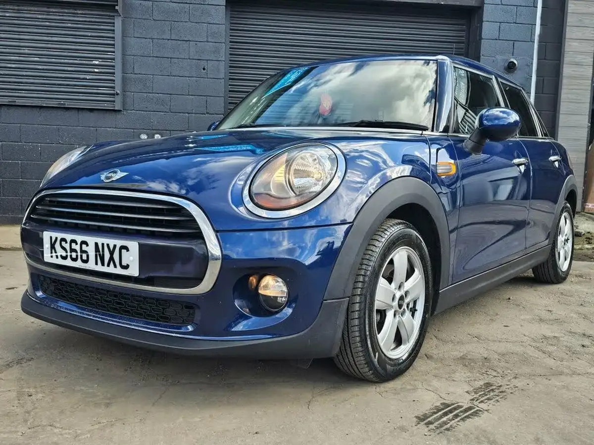 2017-mini-cooper-15td-cooper-d-ss-hatchback-5d-big-2