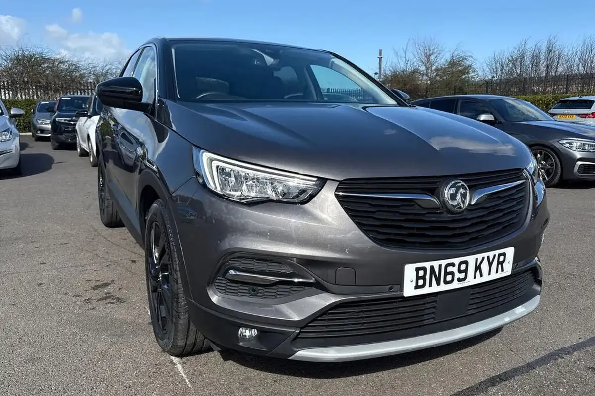 2020-vauxhall-grandland-x-12-sri-nav-big-8
