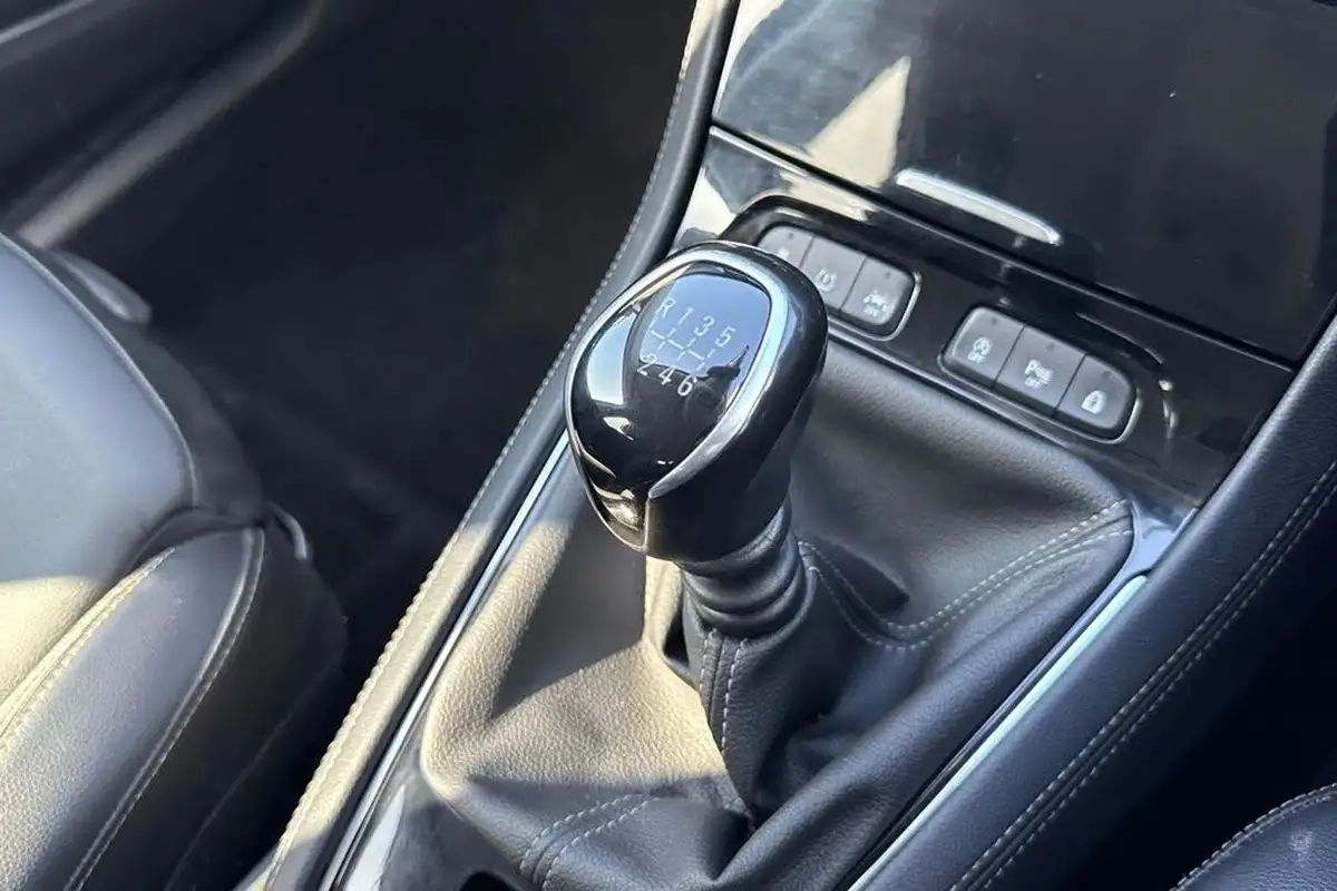 2020-vauxhall-grandland-x-12-sri-nav-big-56
