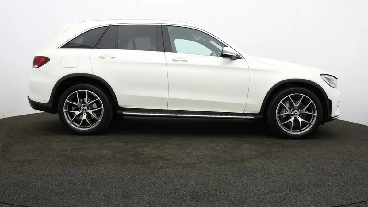 2022-mercedes-benz-glc-class-20d-glc300d-amg-line-premium-plus-245ps-station-wagon-5d-1950cc-big-7