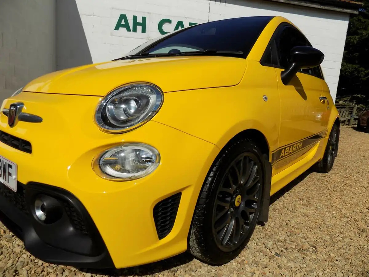 2017-abarth-595-big-9