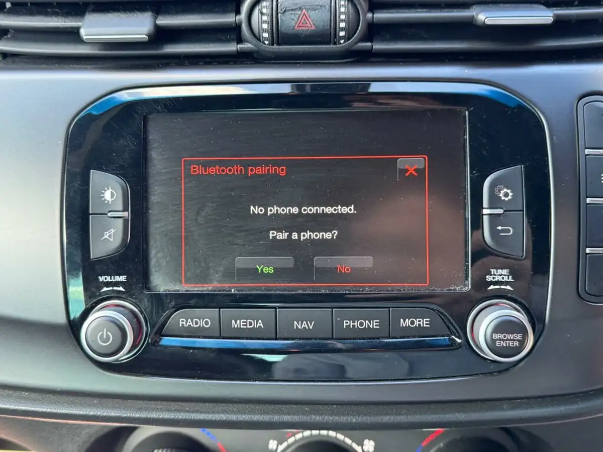 2014-alfa-romeo-giulietta-20td-sportiva-nav-big-27