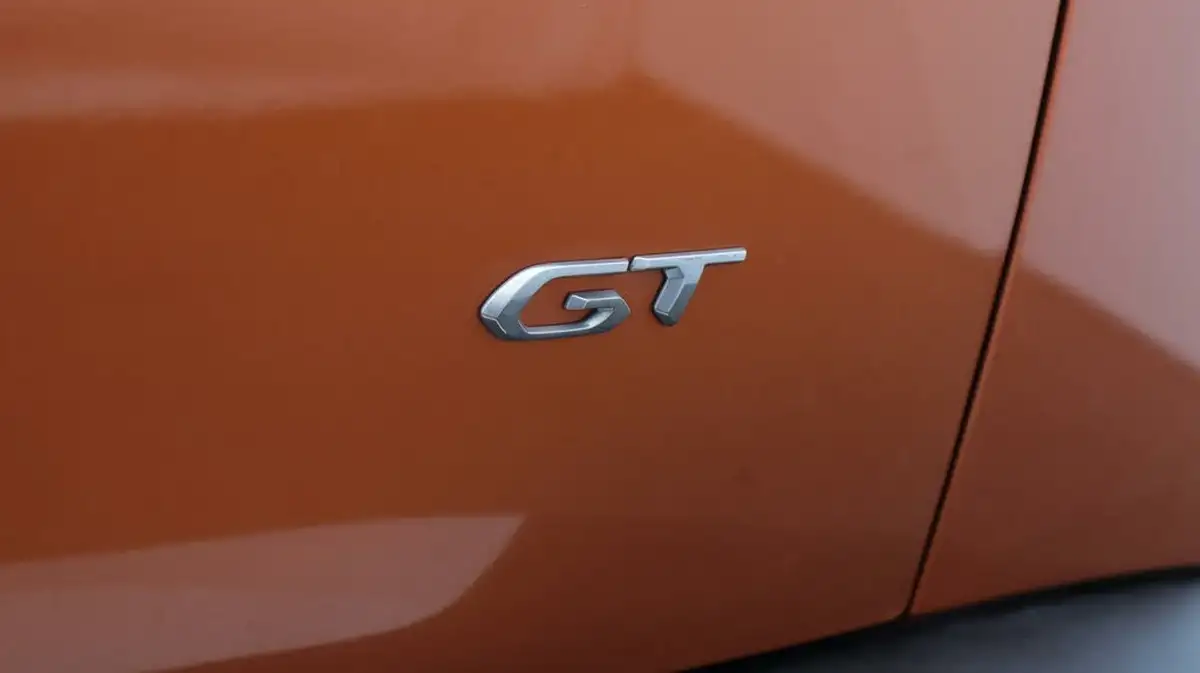 2021-peugeot-2008-suv-12-puretech-gt-premium-130bhp-big-24