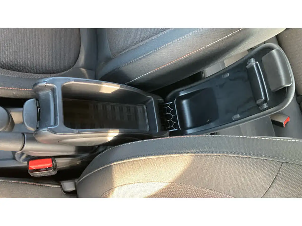 2019-mini-cooper-15-cooper-classic-hatchback-5d-big-37