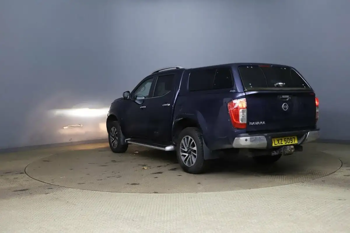 2018-nissan-navara-23dci-tekna-big-5