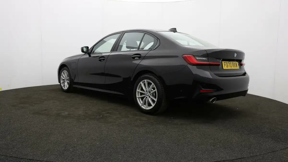2020-bmw-3-series-20-330e-se-pro-saloon-4d-big-68